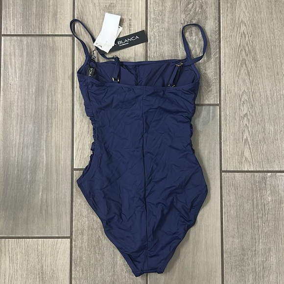 La Blanca Women's One Piece Swimsuit Island Goddess Shirred Side Bathing Suit - Picture 4 of 6